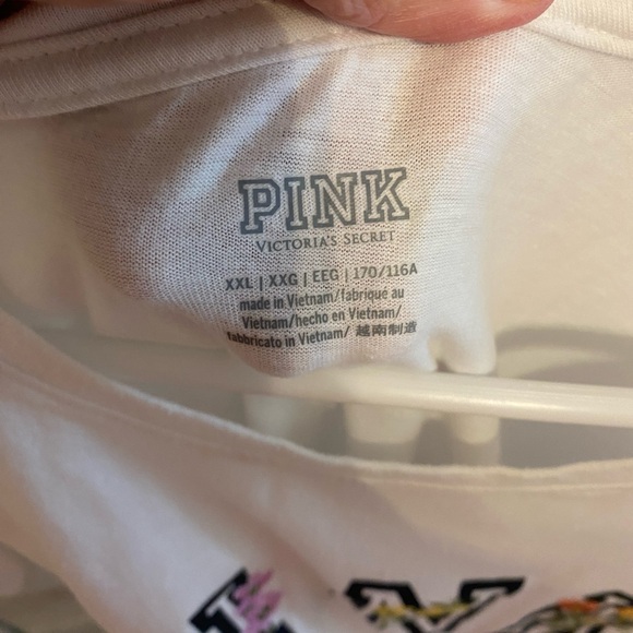 PINK Victoria's Secret White Tee with Graphic - Picture 2 of 2